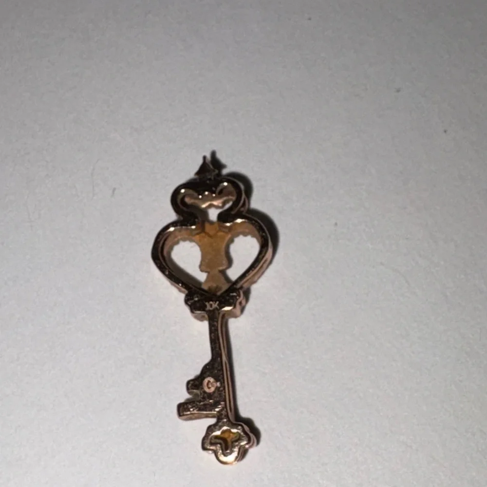 Zales Gold Key Pendant Necklace - Picture 5 of 7